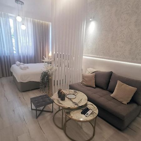 Lindy V Apartment Atena Exterior foto