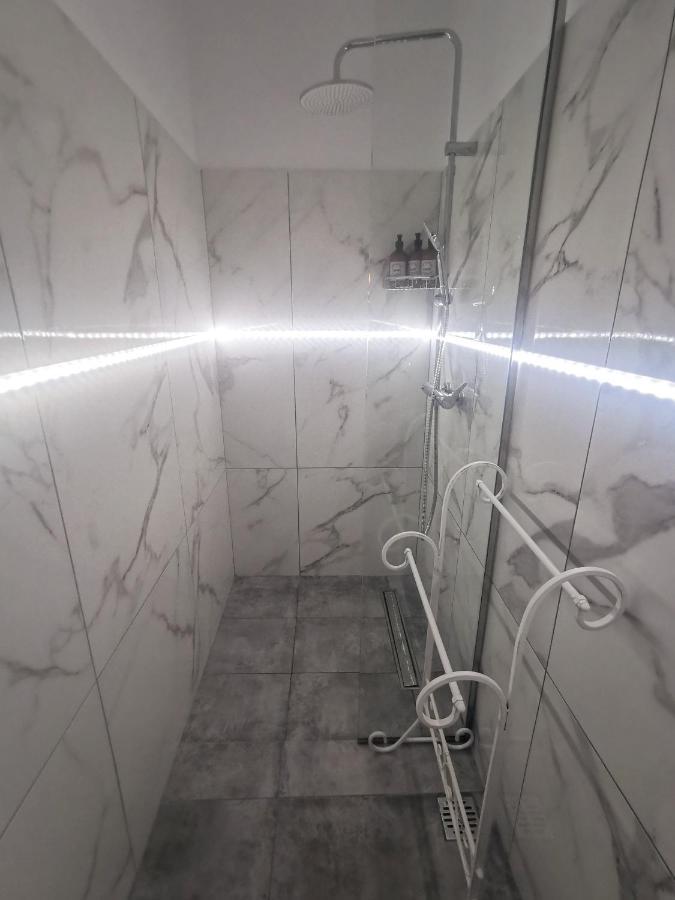 Lindy V Apartment Atena Exterior foto
